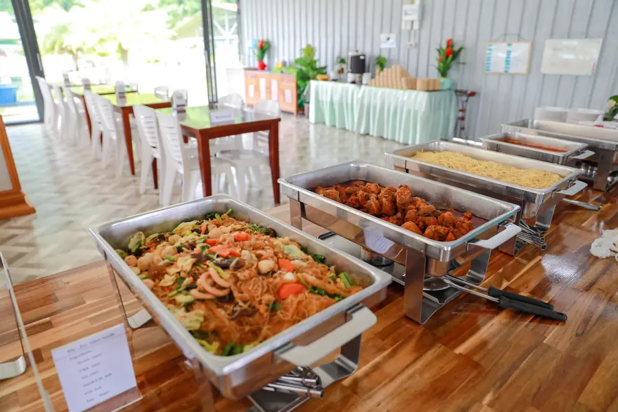 Buffet lunch served during the excursion